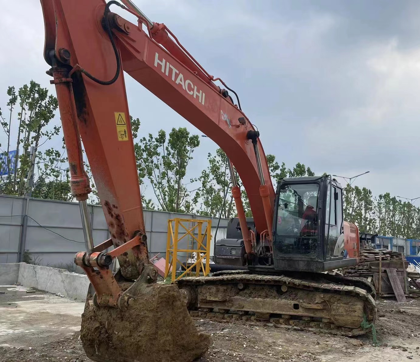 ローダー1000レギュラー20 Hitachi Construction Machinery - High Quality Second Hand