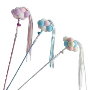 Jouet classique pour chat en peluche en plastique avec longue tige souple et cloche à plumes pour jouer - Product Image 2