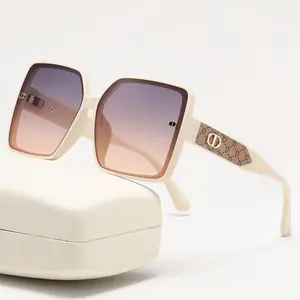 2023 New Simple Fashion Sunglasses Delicado Estilo Tik Tok Mesmo Atacado Versátil Moda Feminina Sunglasses