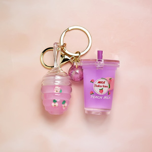 Acide hyloronique vegan personnalisé parfumé mini brillant à lèvres mignon avec porte-clés Peach Beverag Milk tea cup lip glow oil - Product Image 6