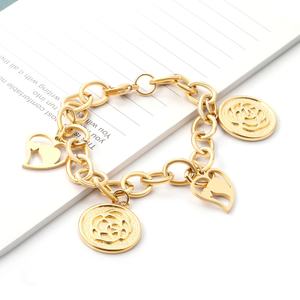 Bracelets personnalisés en forme de cœur plaqués or, bijoux en acier inoxydable pour femmes - Product Image 4