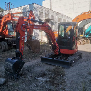รถขุดตีนตะขาบ Kubota U35 ขนาด 3.5 ตัน พร้อมใบมีด ชั่วโมงการทำงานต่ำ รถขุดมือสอง Kubota U35 สภาพดี - Product Image 3