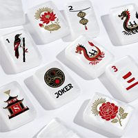 En stock : Collection Perle Dorée – Jeu de Mahjong américain en acrylique gravé pour le divertissement familial avec supports de Mahjong robustes
