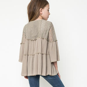 เสื้อเชิ้ตแบบใหม่สั่งทำพิเศษพร้อมปักชื่อแบรนด์บริษัท เสื้อคอวีผ้าลูกไม้สำหรับเด็กผู้หญิง มีสินค้าในสต็อกจำนวนมาก - Product Image 2