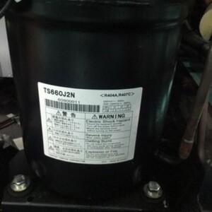 คอมเพรสเซอร์แบบสกรอลล์ Toshiba รุ่น TS200J1N คอมเพรสเซอร์แอร์สำหรับอุตสาหกรรม ใช้ไฟ AC ผลิตในญี่ปุ่น - Product Image 2