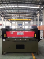 Machine de découpe à plat hydraulique automatique à 4 colonnes pour plastique, avec tête de découpe de précision