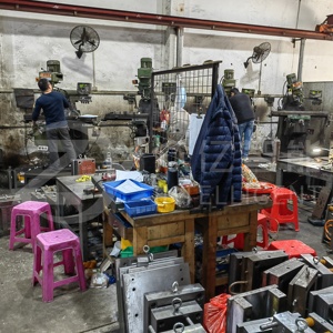 เครื่องเหลาดินสอของเล่นสำหรับคลานแมงมุมที่ใช้แม่พิมพ์ฉีดขึ้นรูปของเล่น - Product Image 6