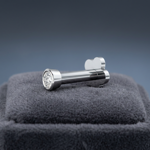 Venta al por mayor de fábrica: Mejores pendientes de labret de oro blanco de 18 quilates con incrustaciones de diamantes, ideales para bodas, regalo de moda, directo de India. - Product Image 2