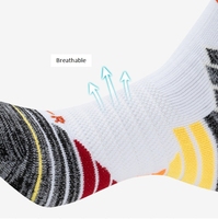 Chaussettes de basket-ball pour hommes Chaussettes de randonnée à mèche antidérapante Chaussettes épaisses en éponge respirantes