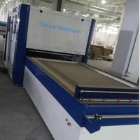 Machine de presse à membrane sous vide multifonction pour le travail du bois équipement de stratification de porte en PVC avec composant de moteur central