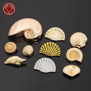 Botones Metálicos de Lujo con Forma Irregular, Botones de Concha con Logotipo Grabado Personalizado para Accesorios de Ropa - Product Image 2