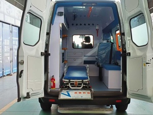 รถพยาบาลดีเซล 4x2 รุ่นขายดี พร้อมระบบ ICU ใหม่ สำหรับการกู้ภัยทางการแพทย์ ระบบตรวจสอบผู้ป่วย แบบแมนนวล - Product Image 5