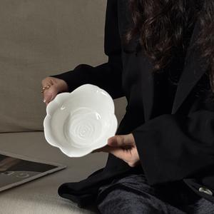 Ensemble <span class=keywords><strong>de</strong></span> tasses à café en céramique avec soucoupe, motif rose pétale, style coréen, pour le <span class=keywords><strong>thé</strong></span> <span class=keywords><strong>de</strong></span> l'après-midi, luxe léger, rétro, blanc pur, <span class=keywords><strong>vaisselle</strong></span> <span class=keywords><strong>de</strong></span> table - Product Image 6