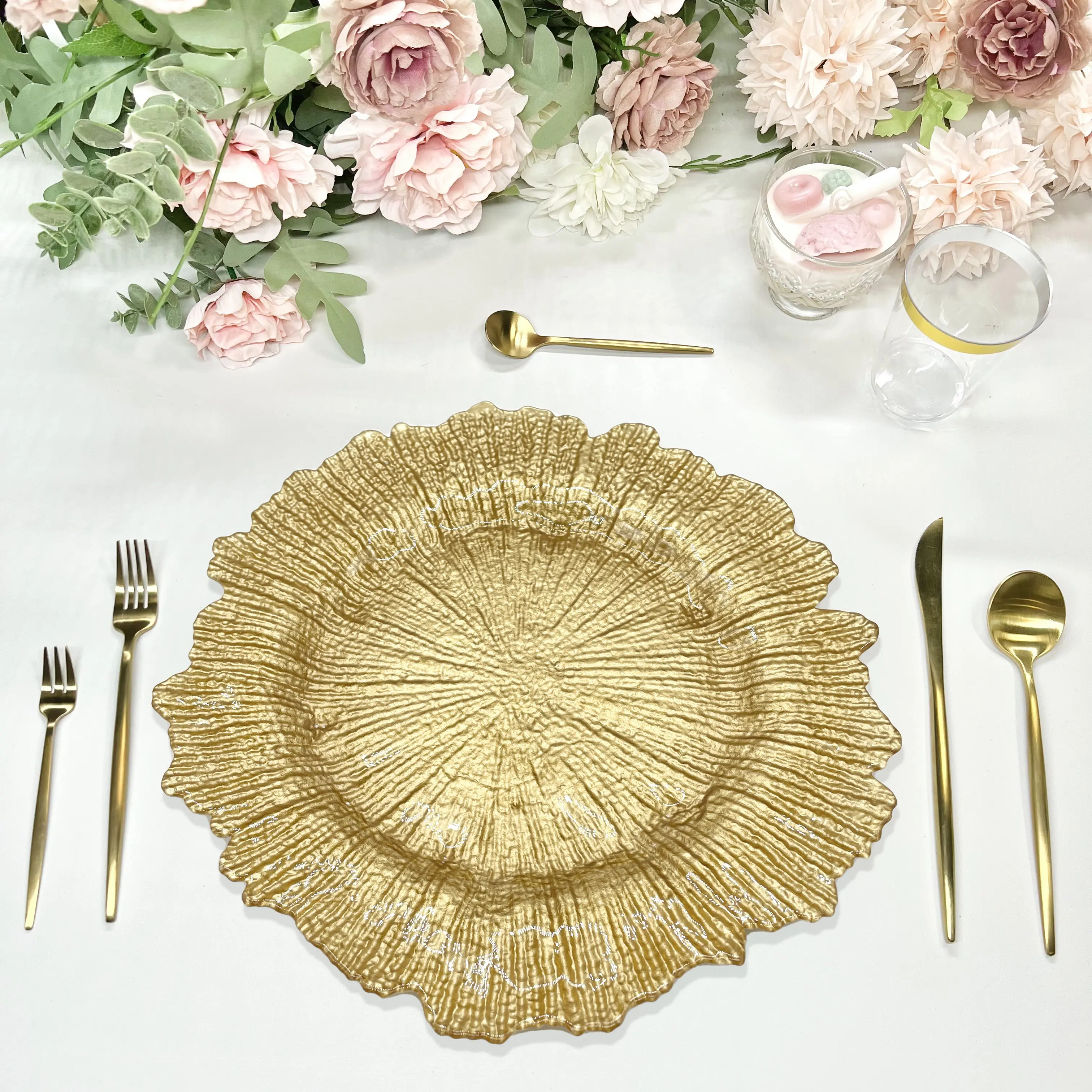 Cheap Wholesale 13'' Romantic Luxury Gold Glass Charger Plates Wedding Decoration