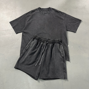 Ensemble T-shirt et short pour homme en 100% coton, avec logo personnalisé, couleur dégradée rétro délavée, style streetwear, ourlet brut - Product Image 4