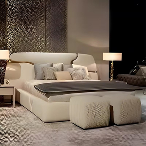 <span class=keywords><strong>Letto</strong></span> in Vera Pelle di Lusso Leggero Italiano, Arredamento di Design Italiano, <span class=keywords><strong>Letto</strong></span> Matrimoniale Grande Dorato per Villa, <span class=keywords><strong>Letto</strong></span> da <span class=keywords><strong>Montagna</strong></span> per Camera da <span class=keywords><strong>Letto</strong></span> Principale - Product Image 2