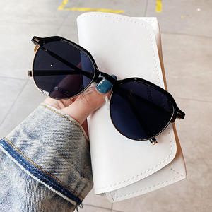 Lunettes de soleil Qianai style coréen rétro demi-cerclées UV400 pour femme, monture PC, verres en acétate, design irrégulier, type 3, pare-soleil - Product Image 4