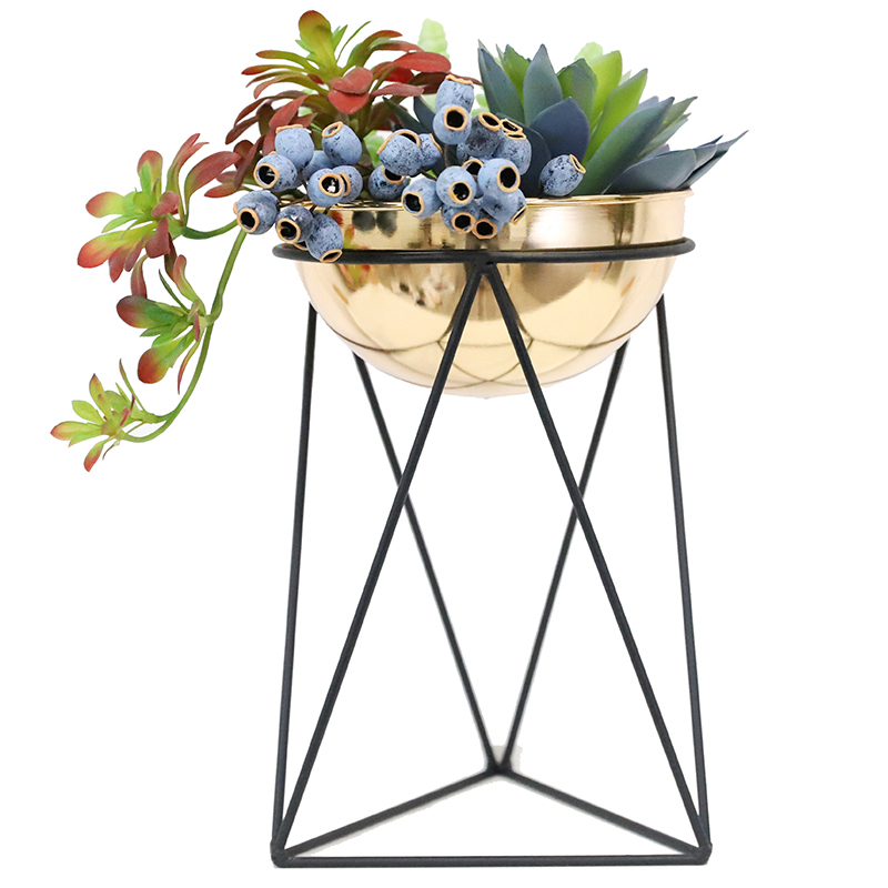 Robuste en métal triangle géométrique fleur support utilisé pour la décoration de table