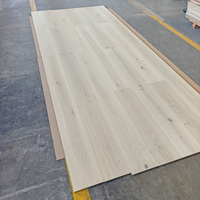 Lantai Kayu Oak Putih Tebal dan Lebar, Diolah Secara Rekayasa, Disikat Kawat, dan Dilapisi UV untuk Desain Interior