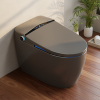En gros, WC intelligent électrique monobloc à projection au sol avec capteur de pied automatique, télécommande pour le siège et chauffage du siège
