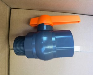 좋은 품질 Pntek <span class=keywords><strong>PVC</strong></span> 볼 밸브 1/2 2 인치 모든 색상 밸브 바디 플라스틱 밸브 남성 여성 스레드 긴 작업 수명