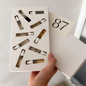 Caja de Embalaje de Lujo con Logotipo en Relieve para Muestras de Perfume, Caja Personalizada con Cajón para Muestras de Fragancia de 2ml/3ml - Product Image 4