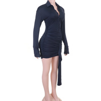 Robe chemise à revers, manches longues, col en V boutonné, taille plissée, courte et moulante