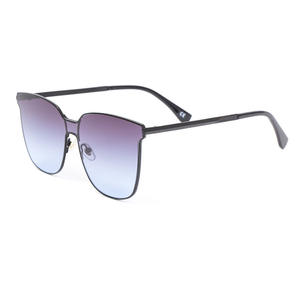 Gafas de Sol de Moda para Mujer, Lentes de PC con Protección UV400, Montura Dorada, Tamaño Grande, Protección Solar, Estilo para Viajes y Conducción - Product Image 5