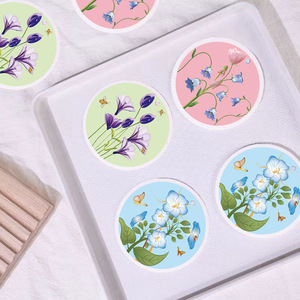 Paño de Cocina Absorbente Comprimido de Pulpa de Madera con Forma de Flor, Paquete de 3 con Diseños Aleatorios - Product Image 5