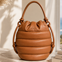 Sac bandoulière matelassé en cuir PU souple avec cordon de serrage et anneau, pour femme