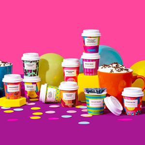 Coffret Cadeau Préparations Chocolat Chaud Artisanales – Emballage Mini Tasses Modernes – Saveurs de Desserts Variées : Biscuits Rocky Road, Tarte au Beurre et à la <span class=keywords><strong>Citrouille</strong></span>, et Plus Encore - Product Image 4