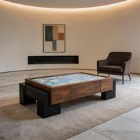 Table basse décorative de luxe avec plateau bleu texturé, cadre en bois, pieds noirs en bloc, table d'appoint contemporaine