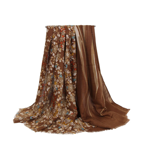 Pañuelo Ligero de Seda Satinada de 100 GSM para Mujer, 180x90cm, Estampado Floral de Doble Cara, Chal Suave y Elegante - Product Image 1