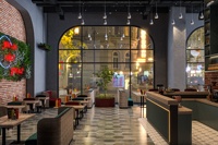 Design d'intérieur de café industriel, comptoir de magasin personnalisé pour café, ensemble de meubles en bois pour café-restaurant