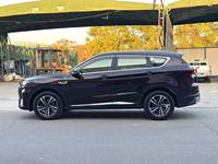 Voiture d'occasion Jetour X70 Plus 2021 1.5T Turbo Automatique Gauche R18 Extérieur Noir Intérieur Rouge 5 Places Titre Propre