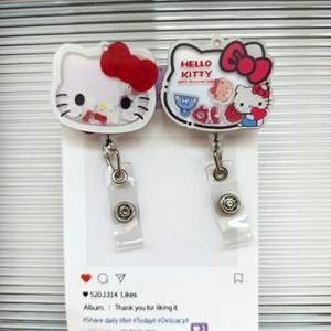 Porte-<span class=keywords><strong>badge</strong></span> en acrylique à motif de chat de dessin animé avec pinces crocodiles, accessoires pour infirmières et personnel médical, porte-badges rétractables à personnage - Product Image 1