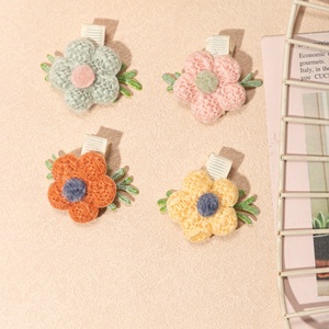 4 Couleurs Fleur Mini Hand <span class=keywords><strong>Crochet</strong></span> Baby Hair Clip Soft Wool Fabric Material Small Hair Accessory - Product Image 5