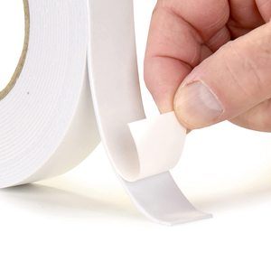 Cinta de espuma de doble cara Cinta de espuma de PE blanca Cinta de montaje suave fuerte de 2 caras para montajes de relleno de huecos de coche Decoración del hogar de la Oficina - Product Image 1