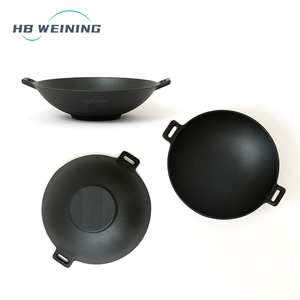 Poêle Wok en Fonte Pré-Culottée Robuste avec Couvercle en Verre, Écologique, Capacité 3,4 L, pour Cuisinières à Gaz et à Induction - Product Image 3
