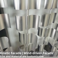 Structure cinétique en aluminium à effet scintillant dynamique, ignifuge et résistante au vent, sur mesure, pour façade extérieure de bâtiment emblématique de grande hauteur