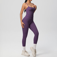 Set Yoga & Gym Fitness: Tank Top Satu Bahu Seksi, Bahan Solid & Bernapas, dengan Celana Pendek Pinggang Tinggi & Pinggang Elastis