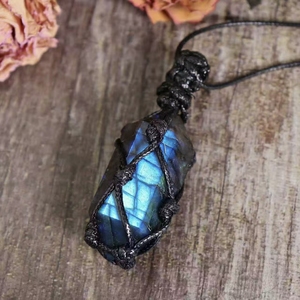 Collier pendentif pilier en labradorite naturelle double pointe polie, vente en gros, bijoux - Product Image 2