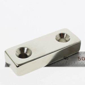 Carré de gros magnétique fort avec trou aimant de bloc fraisé magnétique fort - Product Image 1