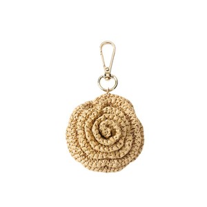 Porte-clés personnalisés faits à la main, breloques de sac en raphia 3D en forme de rose, pendentifs floraux stéréoscopiques - Product Image 5