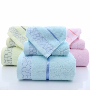 Juego de Toallas de Baño Water Cube, 100% Microfibra, 3 Piezas, Color Rosa, Beige y Azul, Toallas Faciales y de Playa para Adultos - Product Image 4