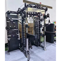 Nouveau modèle de rack de musculation en acier au carbone multifonction avec machine Smith, panneau perforé latéral et pile de poids de 70 kg*2 pour la salle de sport et la remise en forme à domicile