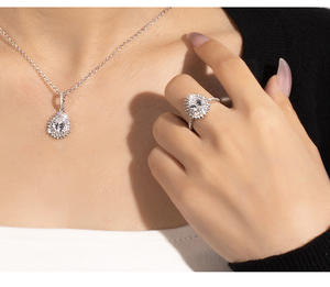 Juego de Joyería para Mujer con Collar, Pendientes y Anillo de Plata de Ley S925 con Cadena Cubana en Forma de Pera, Resistente al Agua - Product Image 3