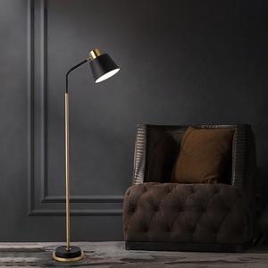Lampe sur <span class=keywords><strong>pied</strong></span> en aluminium de style nordique avec lumière à intensité variable, design luxueux - Product Image 6