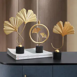 Accessoires de Table modernes d'intérieur, feuille d'or de luxe, artisanat en métal pour la décoration de la maison, feuilles de Ginkgo dorées pour le salon