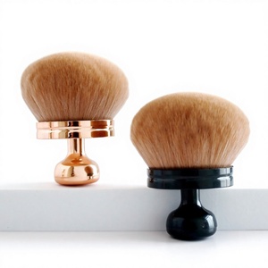 Pinceau portable en fibres synthétiques à tête champignon pour poudre libre et fard à joues multi-usages - Outil de beauté - Product Image 1